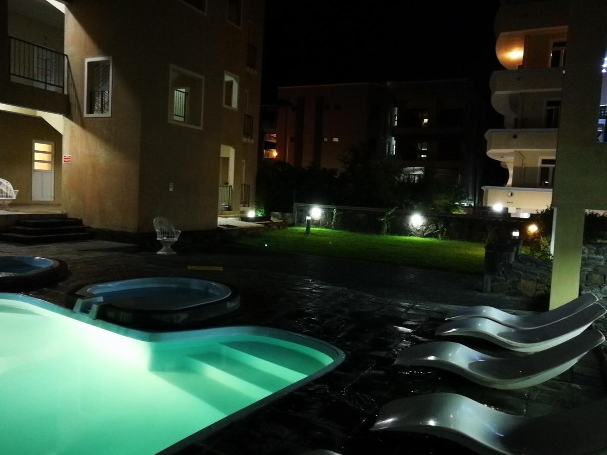 Rayon Vert Bleuphorie Beach Apartment Flic-en-Flacq المظهر الخارجي الصورة